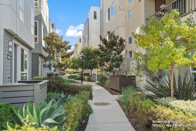 Building Photo - 1462 Longitude Dr