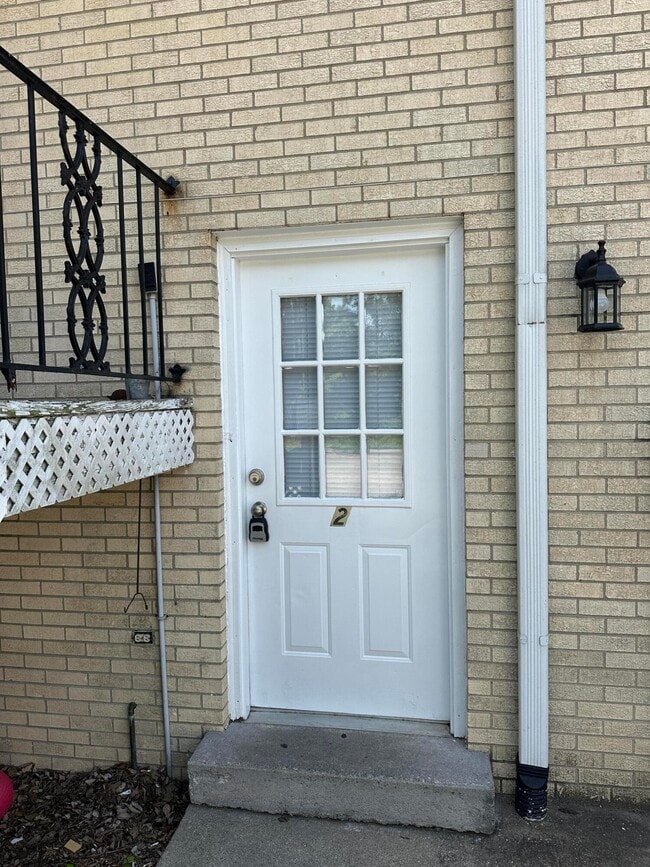 Building Photo - 415 Ridgewood Ln