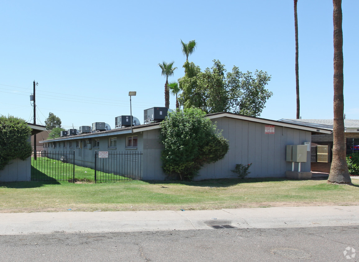 Foto del edificio - Green Lake Apartments