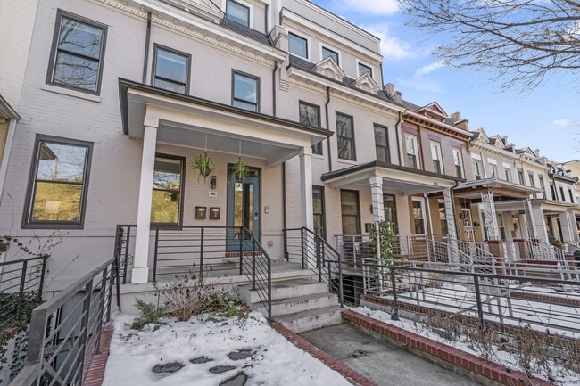 Building Photo - 142 Bryant St NE