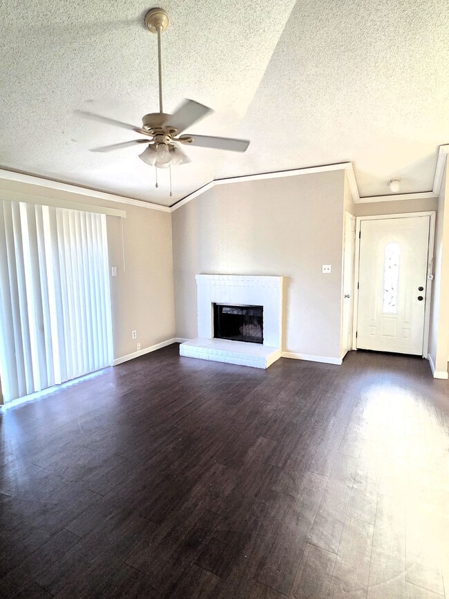 Building Photo - 11515 Meadow Pines Ct