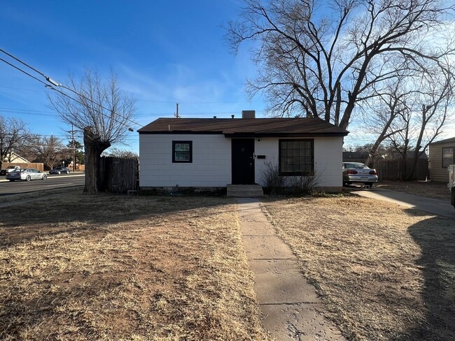 Building Photo - Cute 2 bedroom