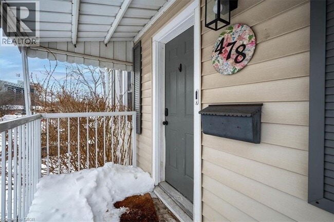 Building Photo - 478 Karn St