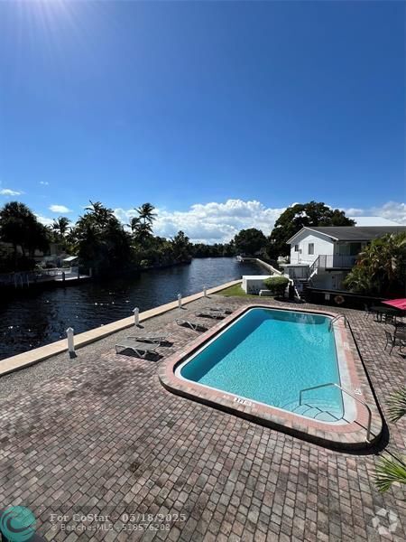 Building Photo - 1816 E Oakland Park Blvd