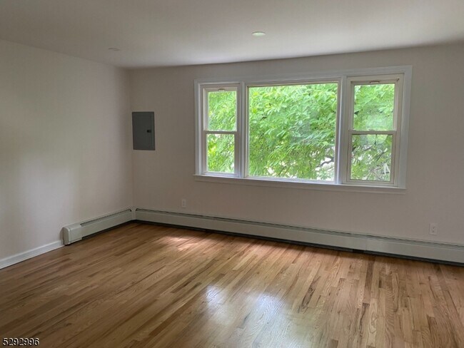 Foto del edificio - 536 Broughton Ave