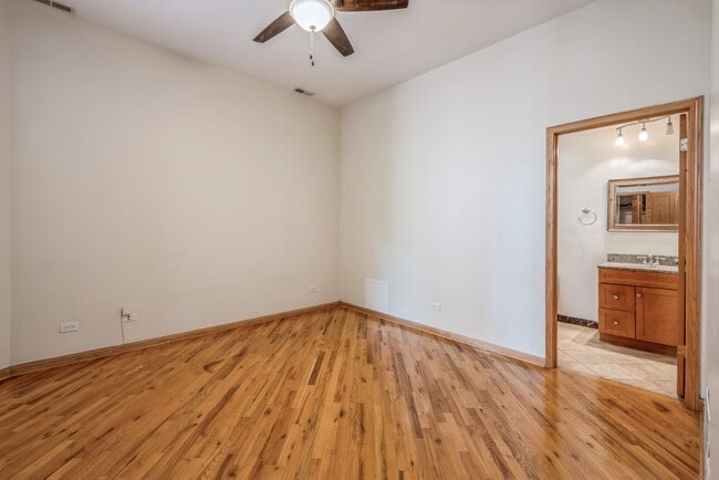 Building Photo - 4839 S Forrestville Ave