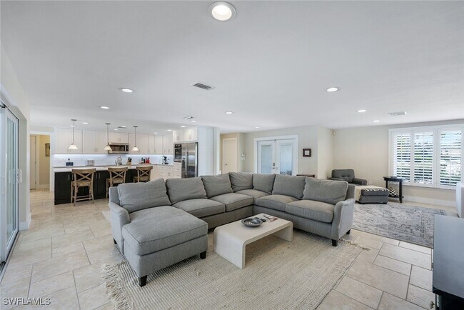 Foto del edificio - 725 Old Trail Dr