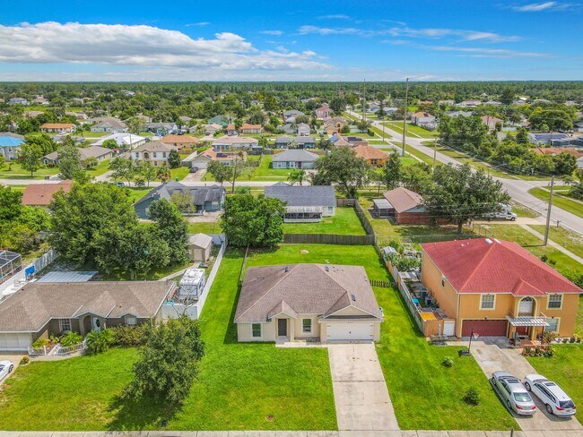 Foto del edificio - Deltona 4 bedroom, 2 bath ranch built in 2018