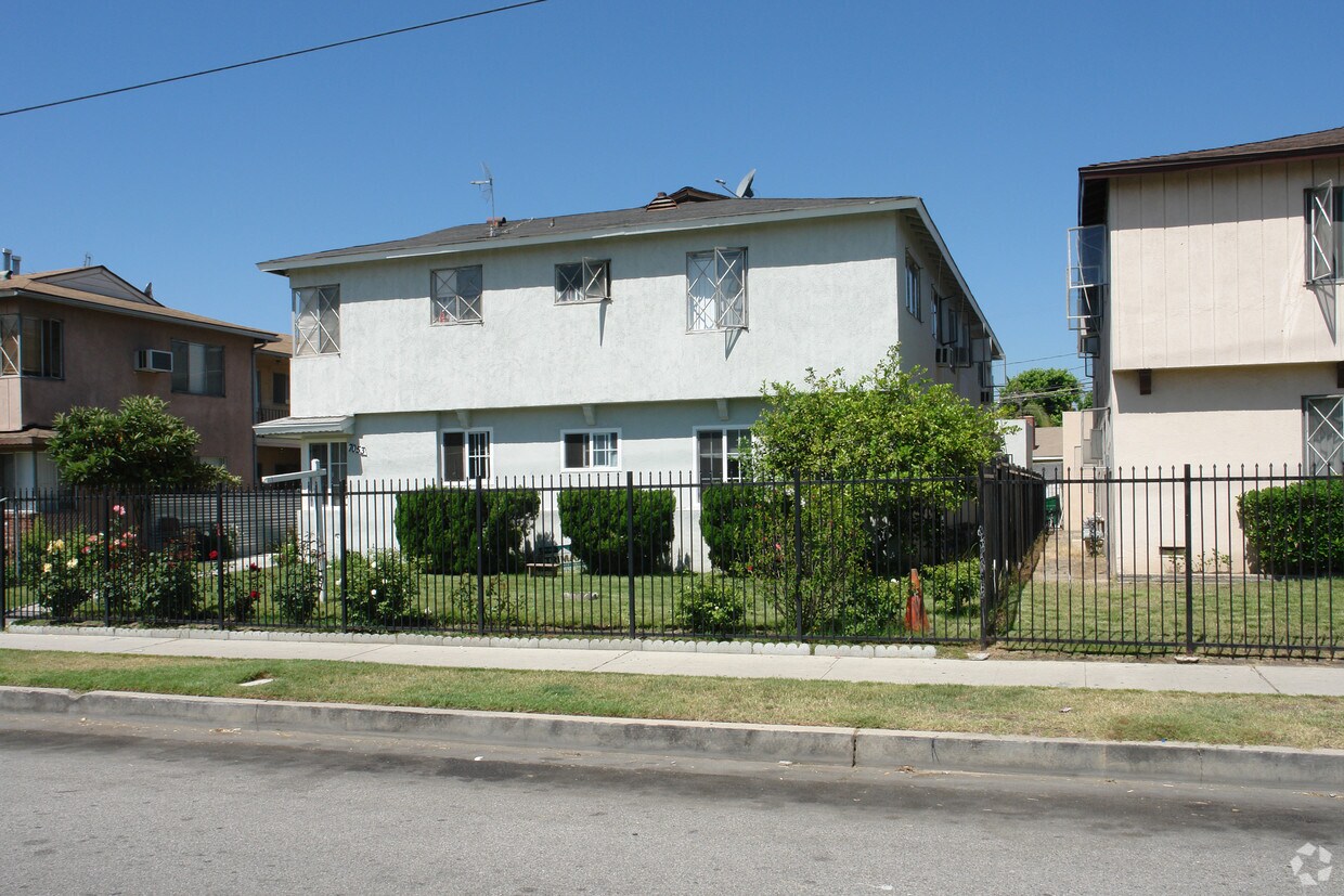 Building Photo - 7053 Fulton Ave
