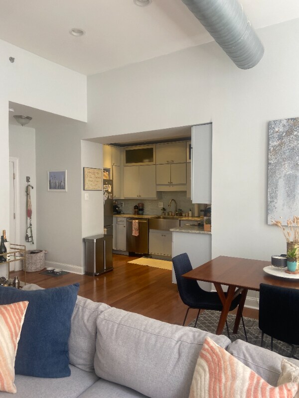 6 Strawberry St Unit Apt 1, Philadelphia, PA 19106 Condo for Rent in