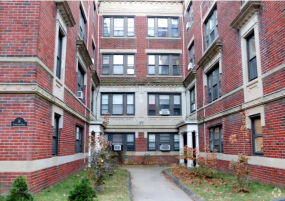 Building Photo - 18 Lakeville Rd