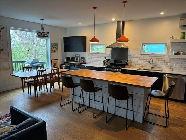 Foto del edificio - 2109 Riverview St