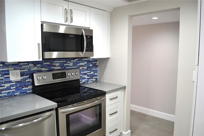 Foto del edificio - 8045 SW 107th Ave