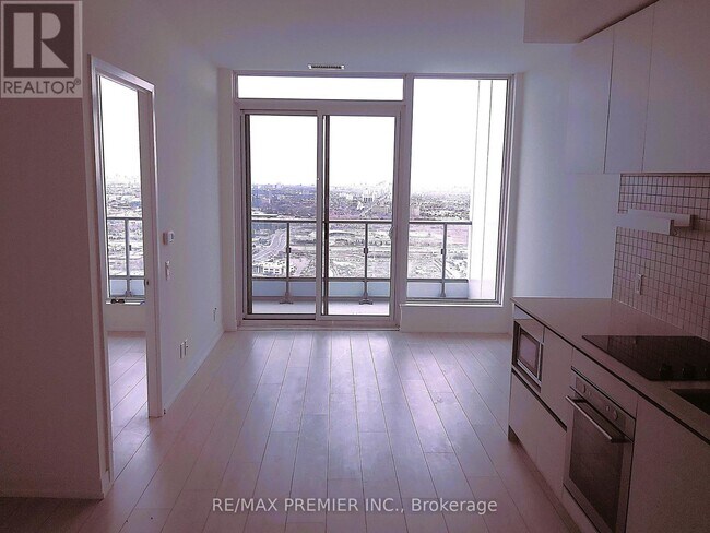 Photo du bâtiment - 5 Buttermill Ave.