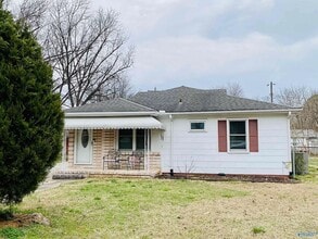 Building Photo - 1204 19th Ave SE