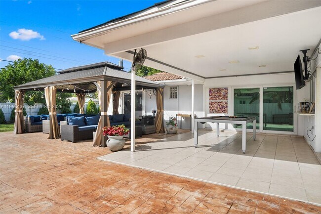 Foto del edificio - 4306 Johnson St