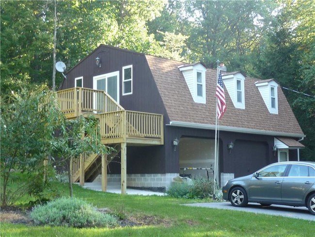Building Photo - 393 Laurel Ln