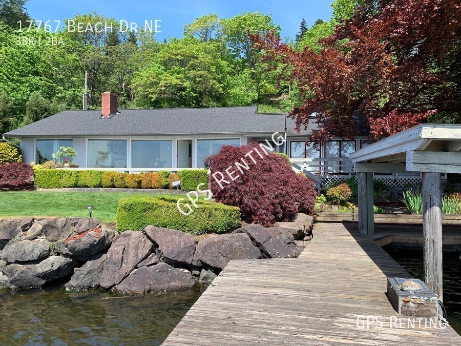 Primary Photo - Stunning Waterfront Home In Lake Forest Park!