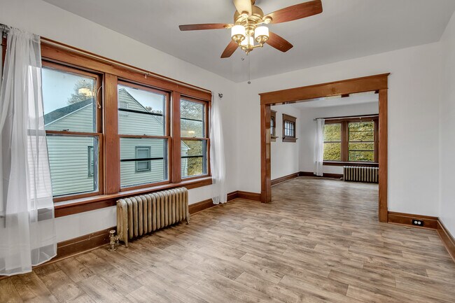 Foto del edificio - 79 Ideal St