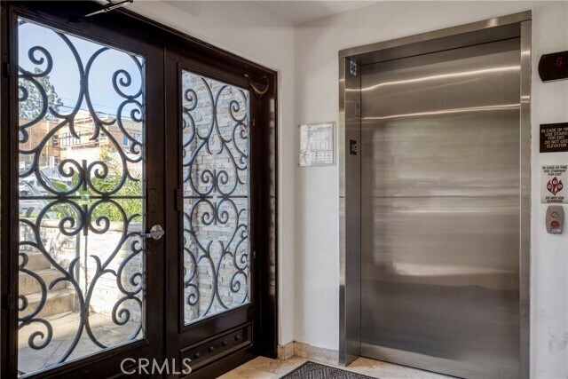 Foto del edificio - 12916 Moorpark St