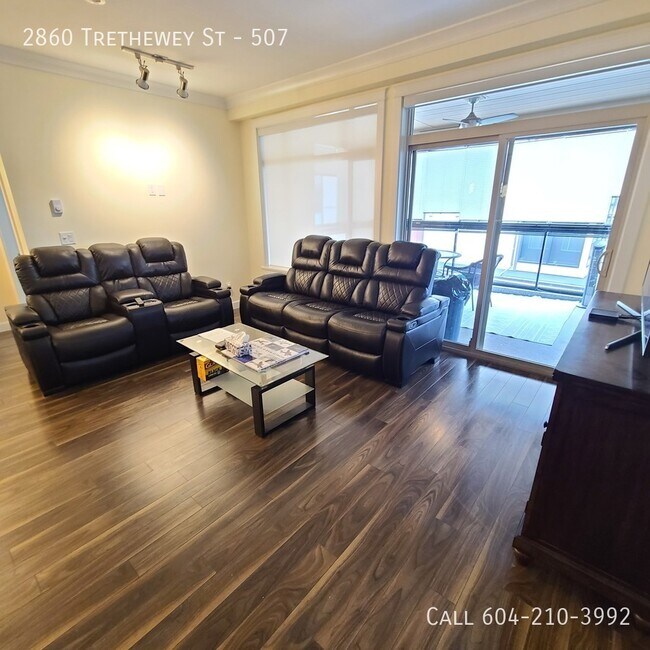 Building Photo - Modern Condo at La Galleria