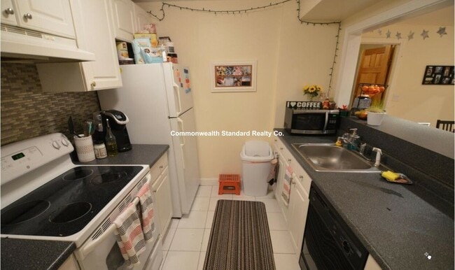 Foto del edificio - 94 Pleasant St