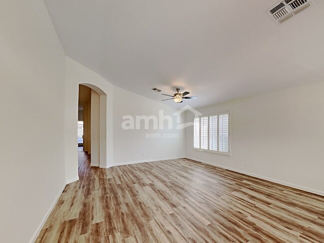 Building Photo - 3840 E Heather Ct
