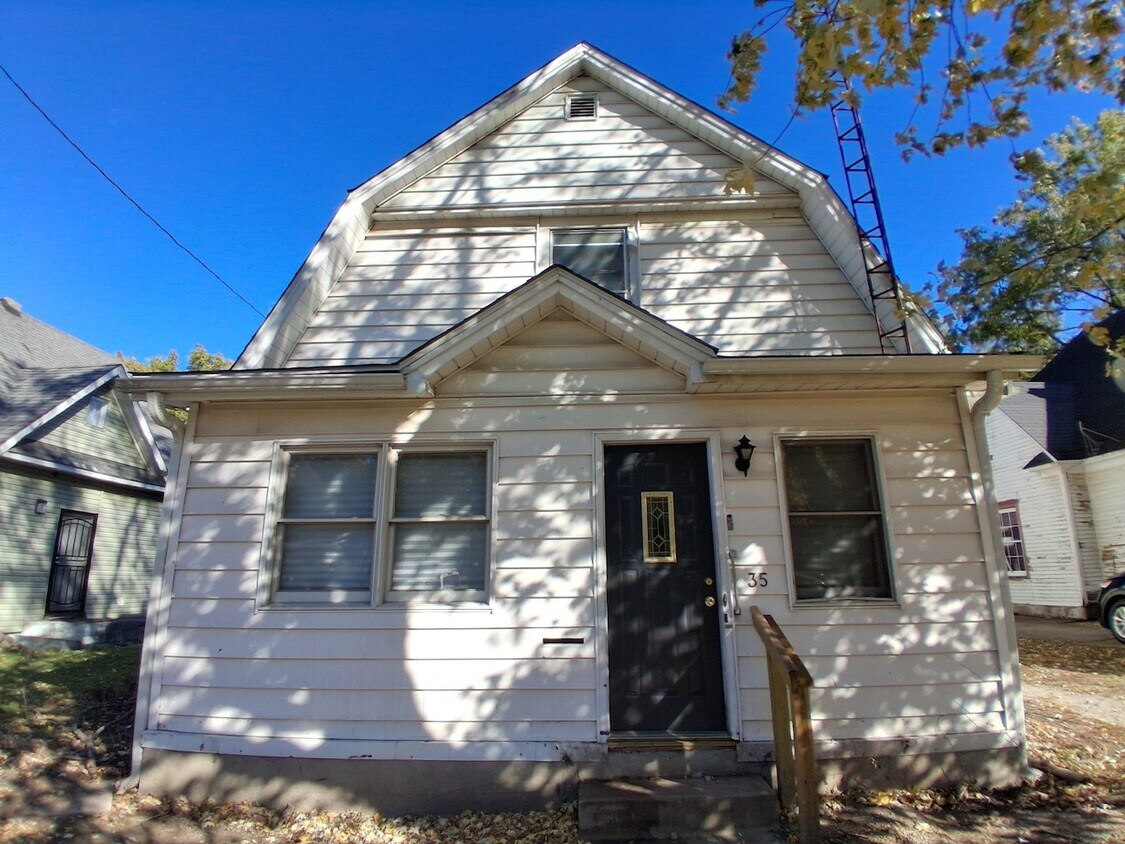 Primary Photo - 35 S Griffin St