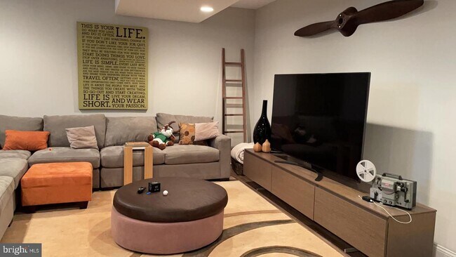Foto del edificio - 110 Linden Ln