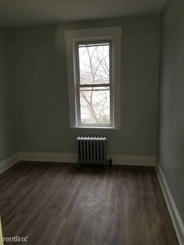 Building Photo - 111 Grand St