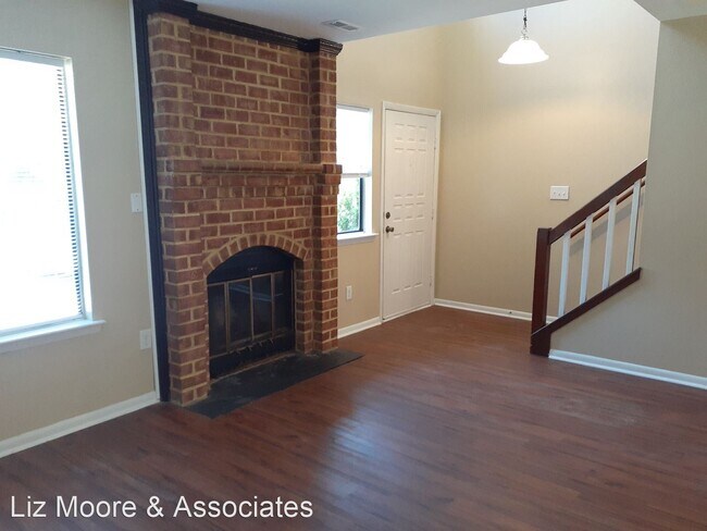 Building Photo - 2 br, 2.5 bath House - 1104 North Green Drive