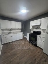 Building Photo - 532 Alder St