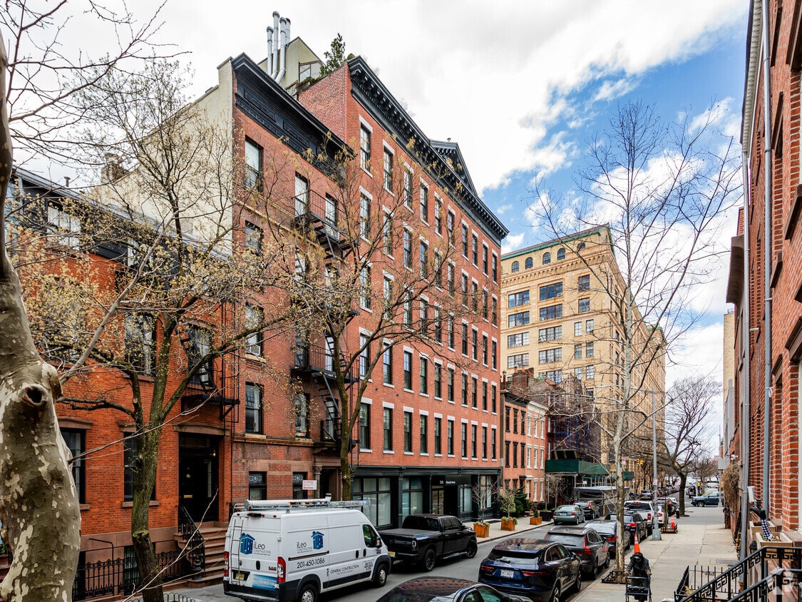 33 Bethune St, New York, NY 10014 Apartments in New York, NY