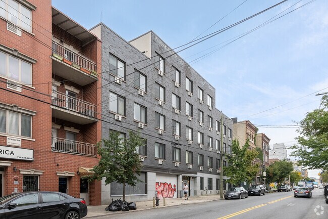 Building Photo - 924  Metropolitan Avenue
