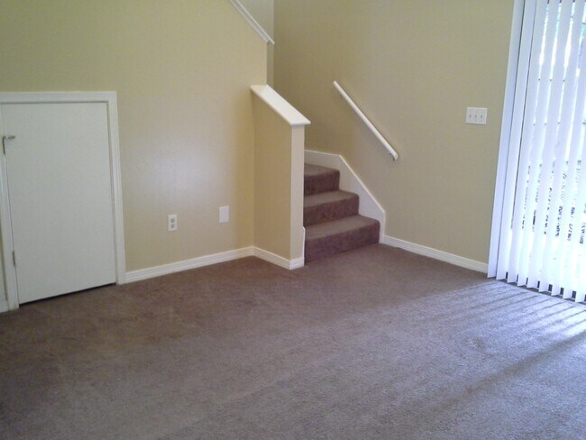 Foto del edificio - 4541 Melissa Ct W