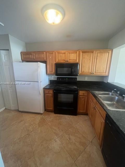 Foto del edificio - 852 NE 209th St