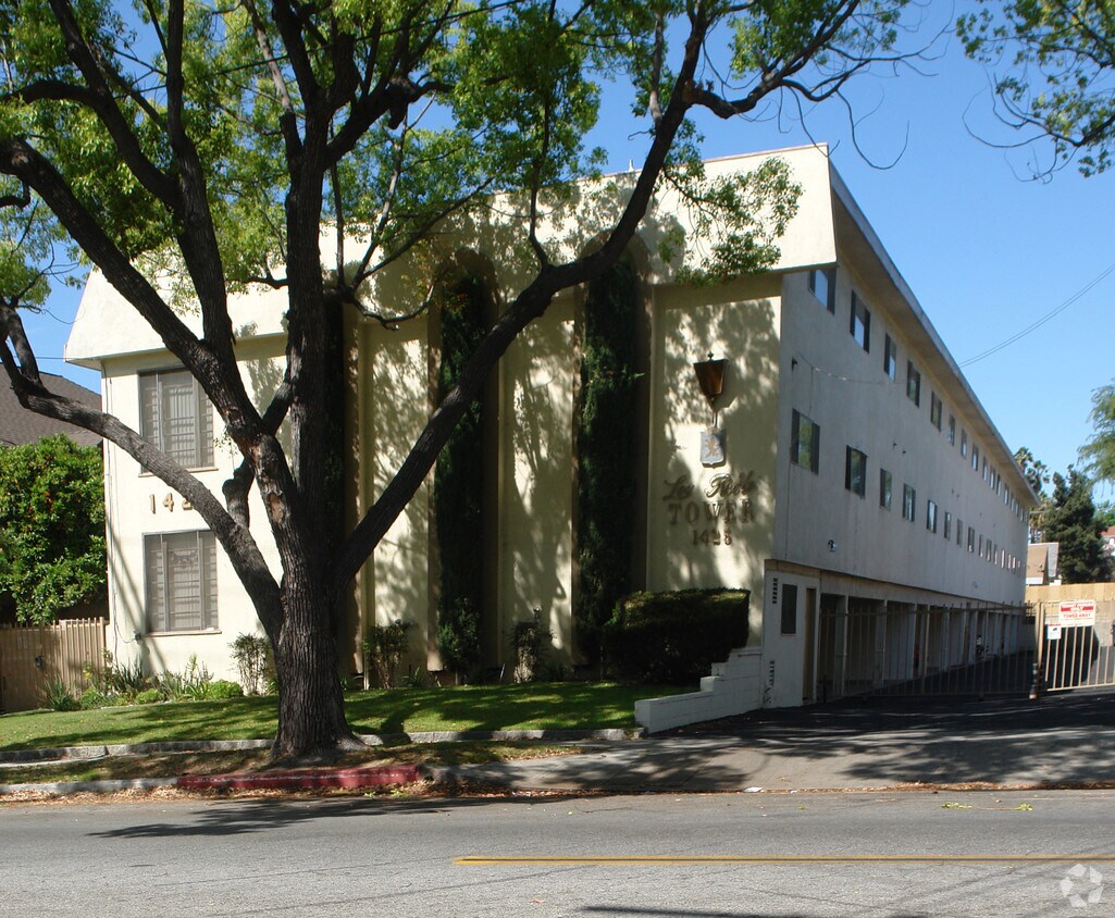 Building Photo - 1425 Los Robles Ave