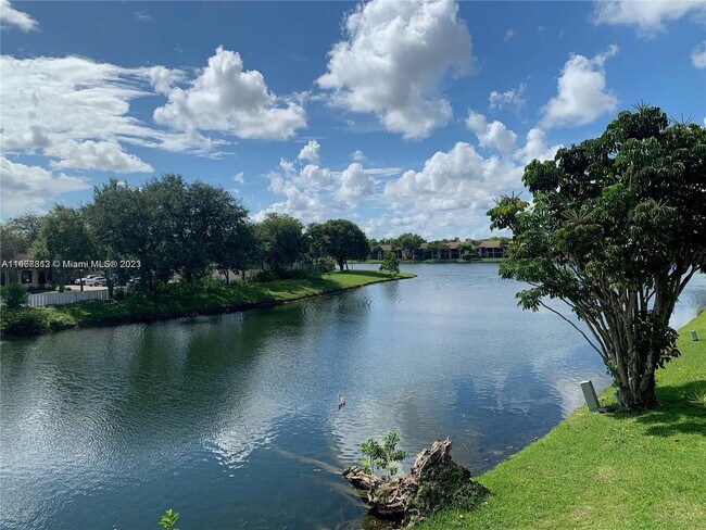 Foto del edificio - 3621 NW 95th Ter