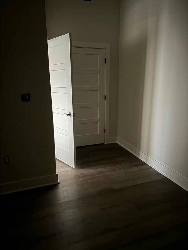 Foto del edificio - 106 E Erie St