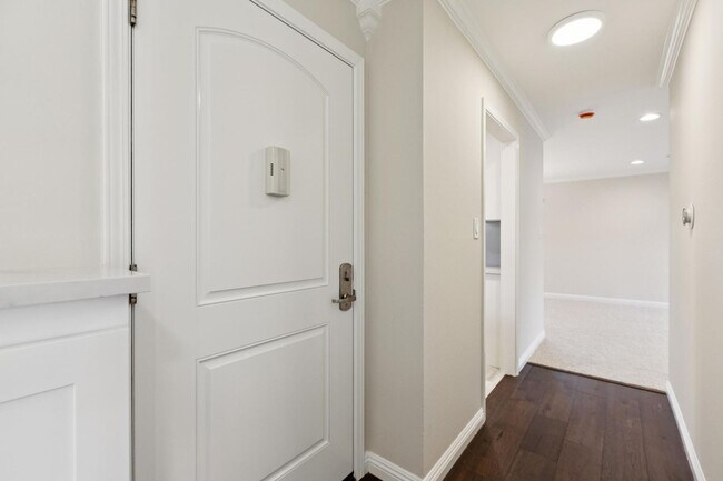 Foto del edificio - Remodeled 2 Bedroom in Downtown Palo Alto with Central A/C!