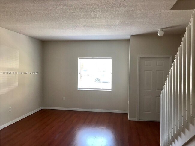 Foto del edificio - 2219 SE 25th Ave