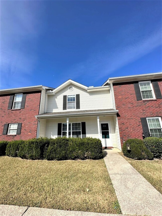 Foto del edificio - Patty Ct Townhome
