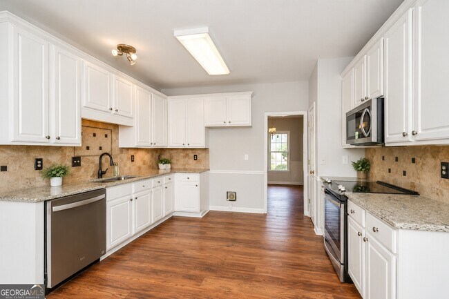 Foto del edificio - 3380 Maple Terrace Dr
