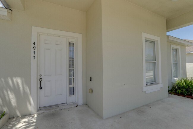 Photo - 4977 Pall Mall St W House