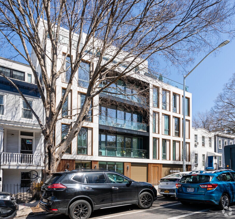 Primary Photo - 225 14th St