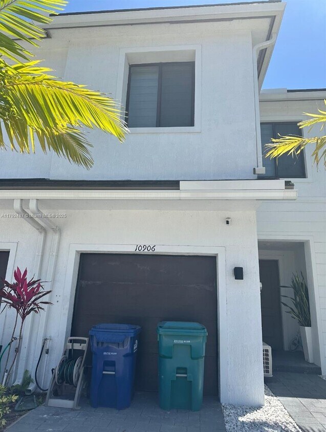 Foto del edificio - 10906 SW 232nd Terrace