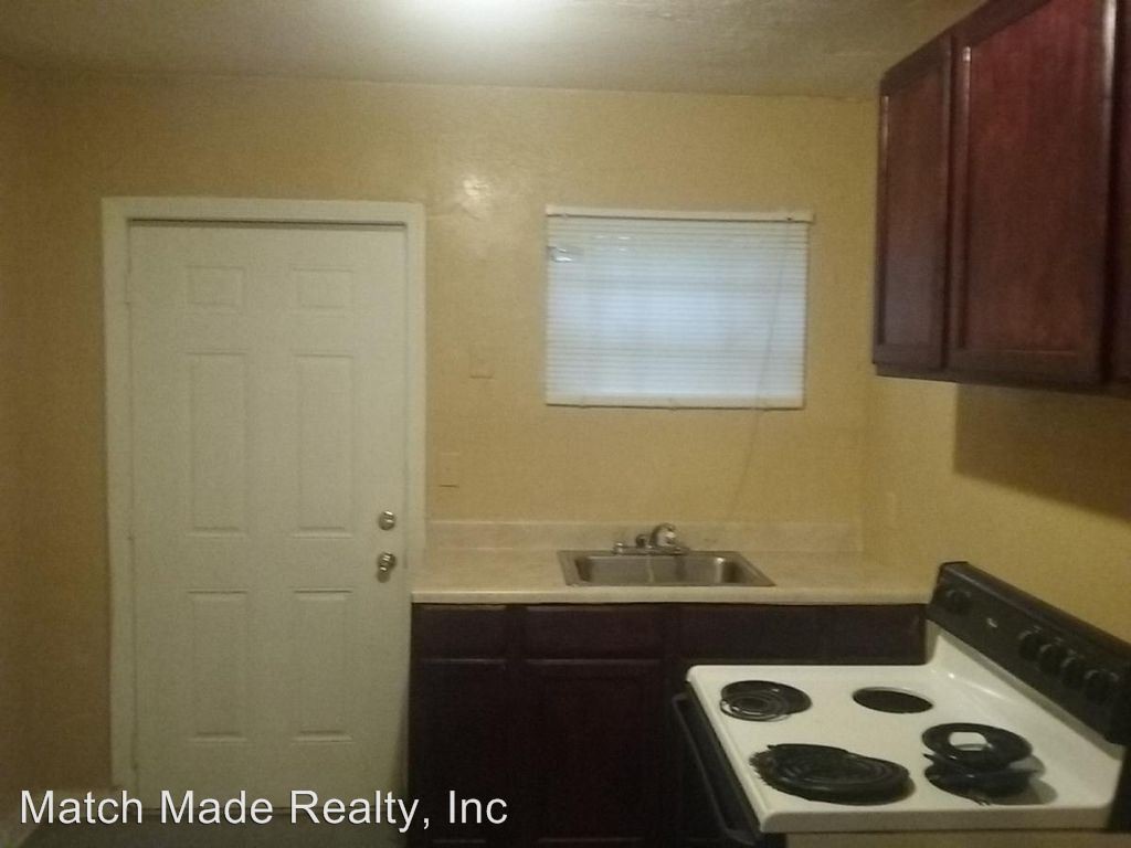 1648-1652 Myrtle Ave N