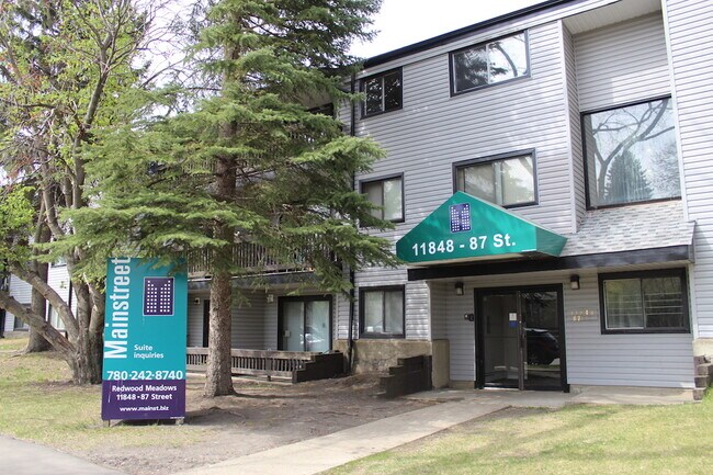 Photo du bâtiment - Redwood Meadows