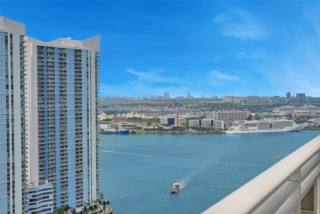 Foto del edificio - 901 Brickell Key Blvd