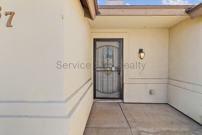 Foto del edificio - 7737 W Hazelwood St